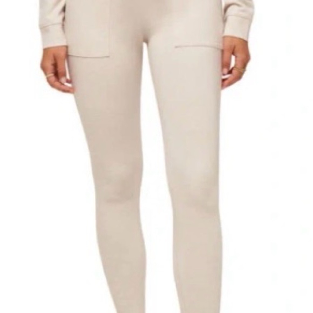 Travis Mathew Friday Ponte Pocket Leggings
In Heather Pumice Stone